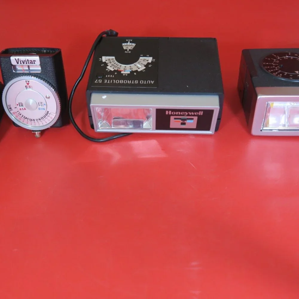 VTG 35mm Camera Accessories Lot of 3 Flash, Strobolite & Light Meter NOT TESTED